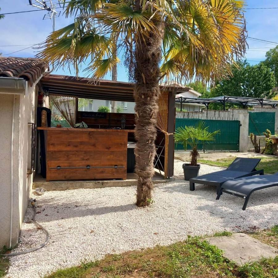 Love Room Avec Spa Nerac Exterior photo