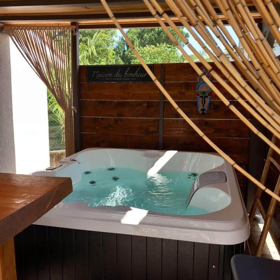 Love Room Avec Spa Nerac Exterior photo