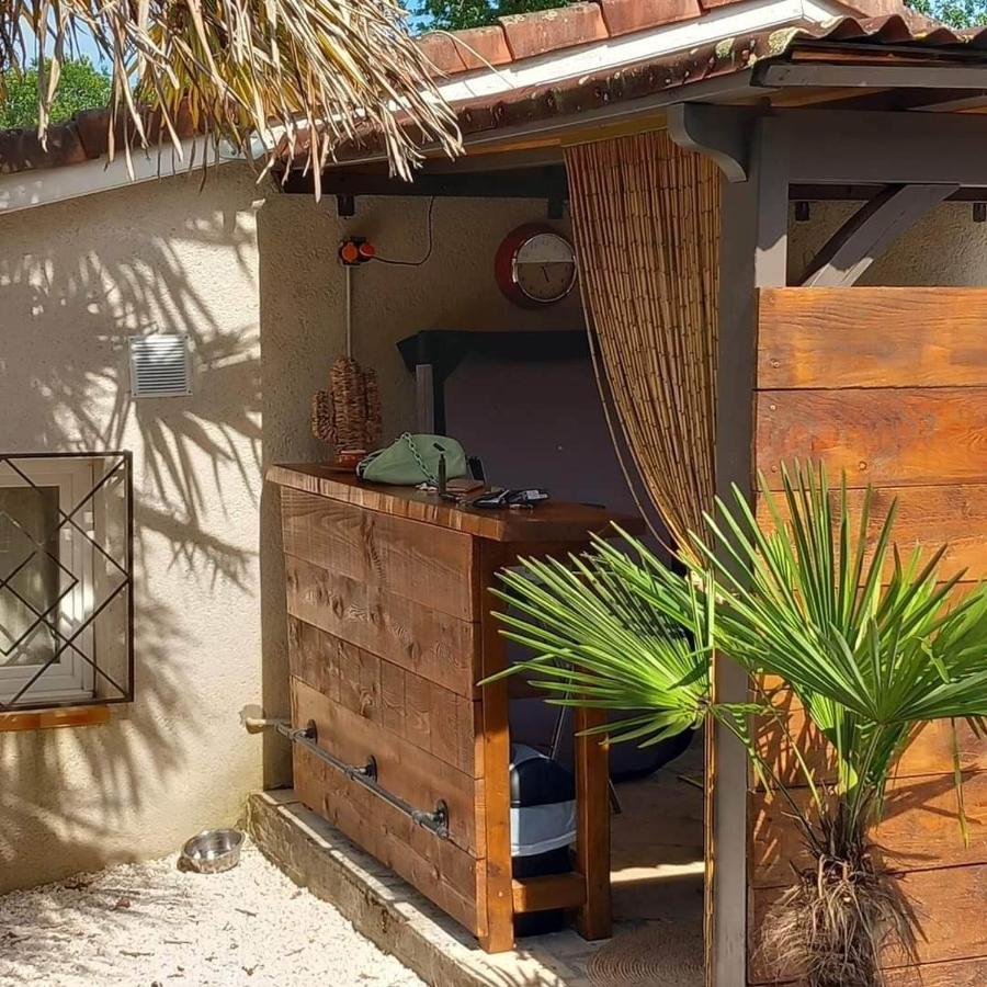 Love Room Avec Spa Nerac Exterior photo